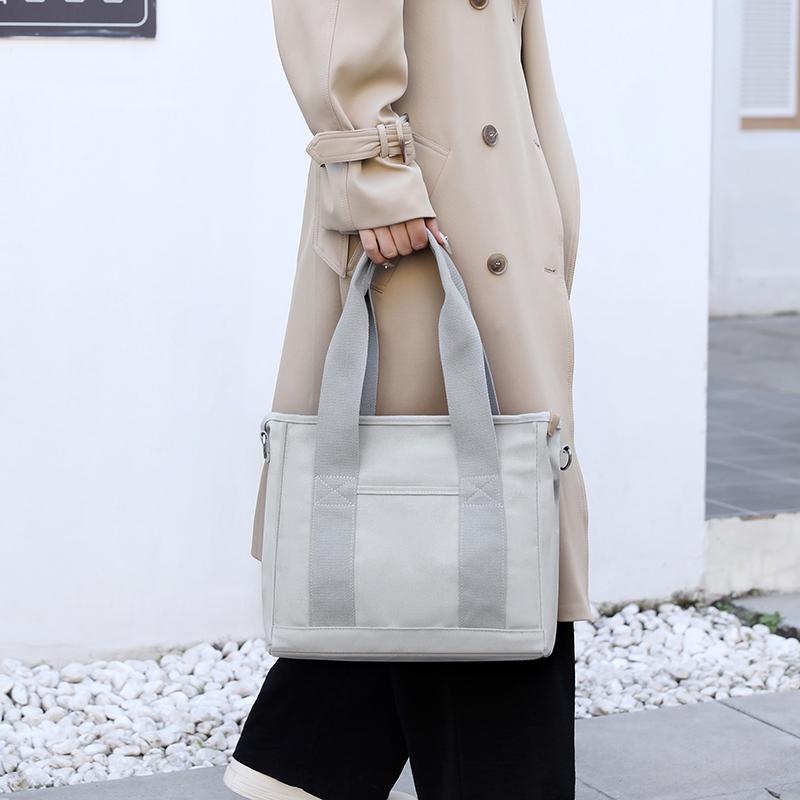 Canvas Large Capacity Commuter Tote Bag Women's Outdoor Shoulder Bag