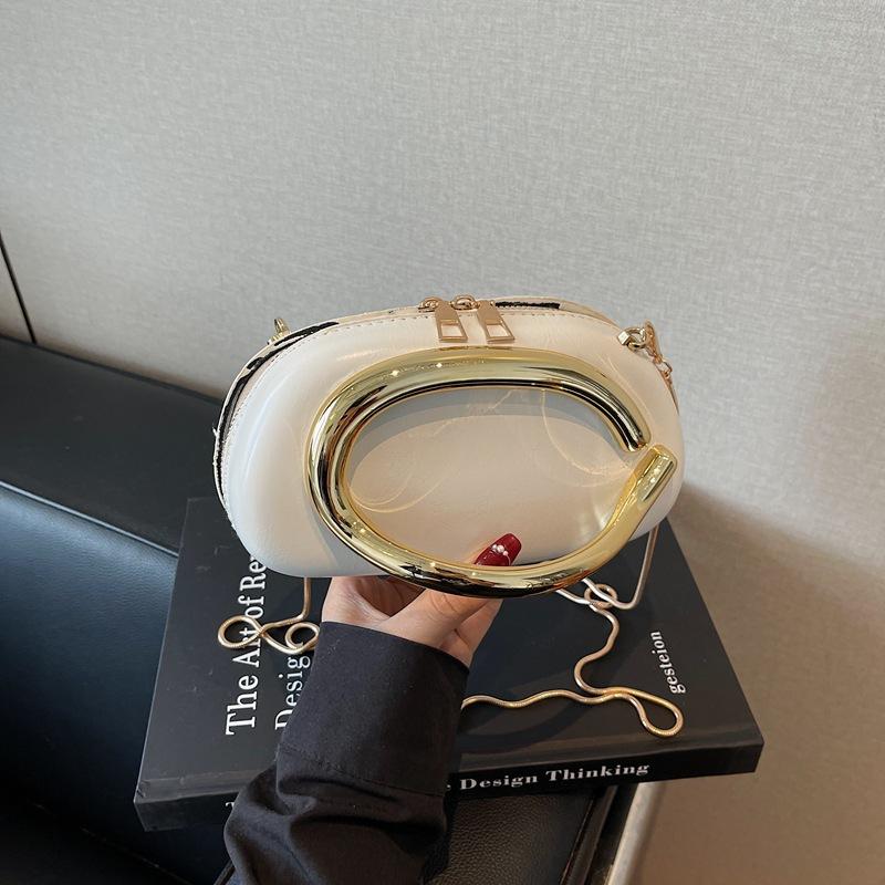 1Pcs Luxury Shoulder Bag Z Style Clutch Bag Evening Bag Special-Shaped Metal Chain Details Decorative Box-Style Small Square Bag