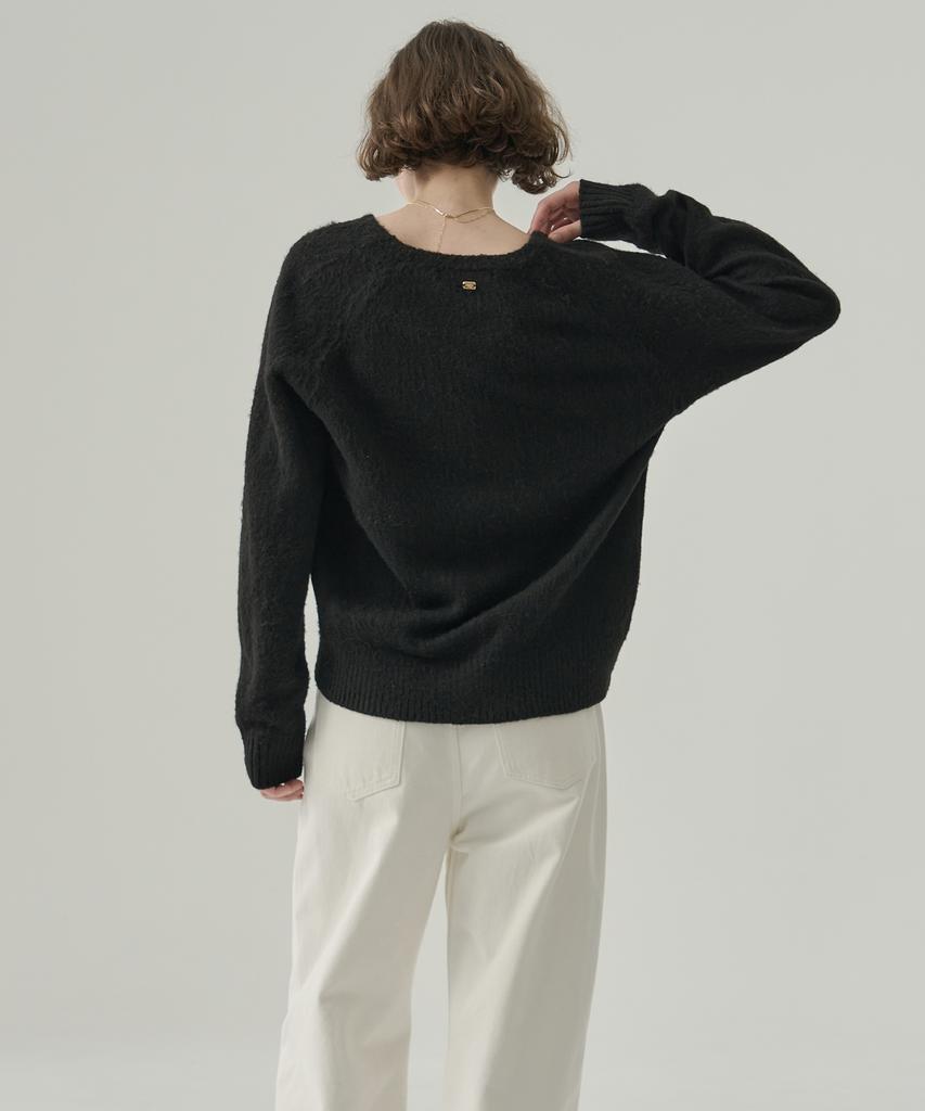 Deuloupisumeon Hairy Wool V-Neck Pullover Knit [Black]