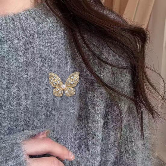 Women Brooch Three-Dimensional Butterfly Design Pin with Imitation Pearls Rhinestones Suits Coats Sweaters Badge Occasions Decorative Accessories