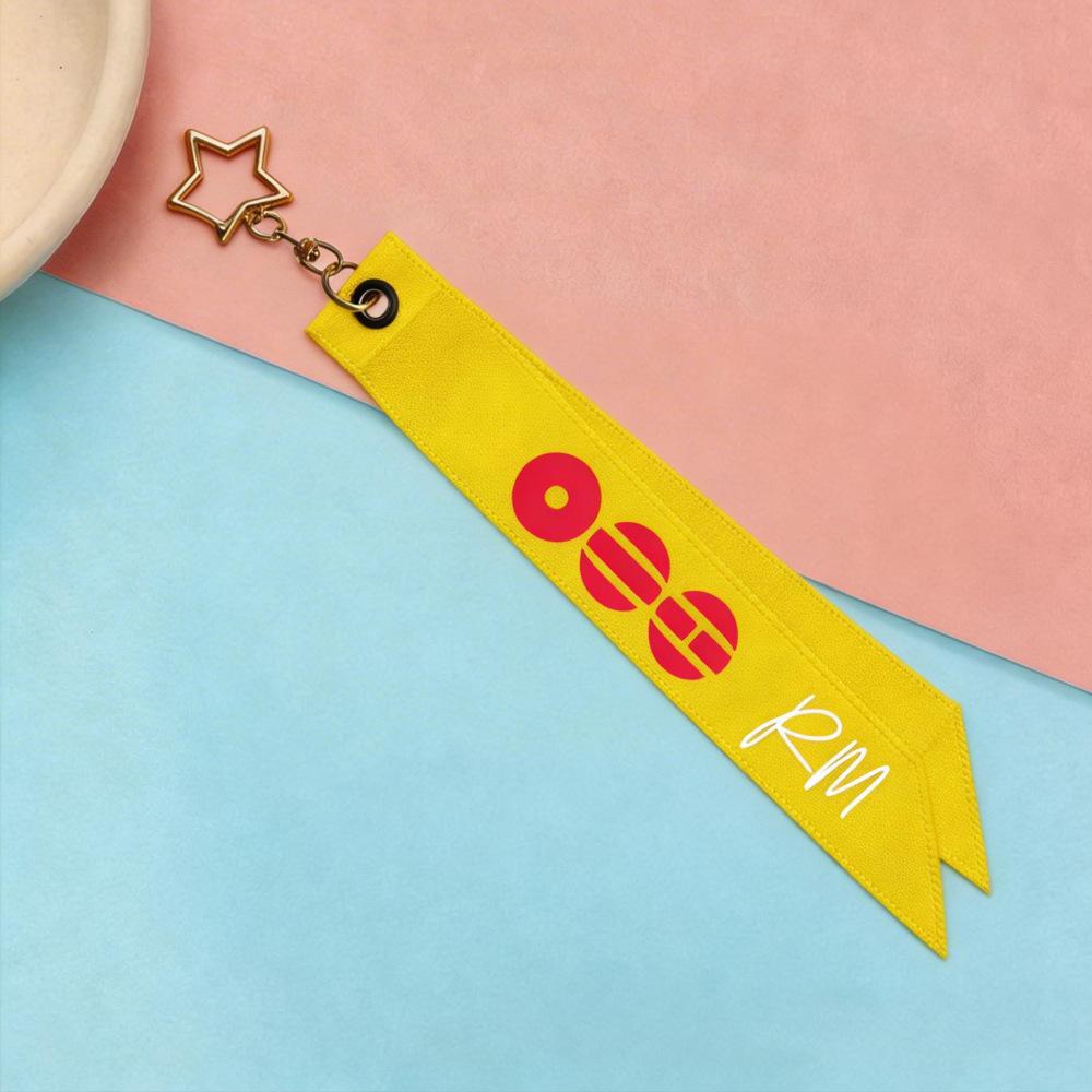 BTS Fita de Nome de Membro para Alça de Celular, Cordão Amarelo Bangtan Boys com Pingente de Estrela, Acessório de Bolsa/Celular para Fãs Kpop ARMY