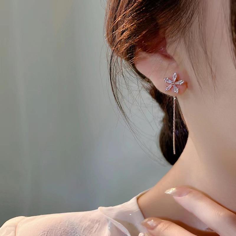 Snowflake Elegant Tassel Ear Cuff Stud Earrings Premium Sweet Nature Tiny Ear Accessories