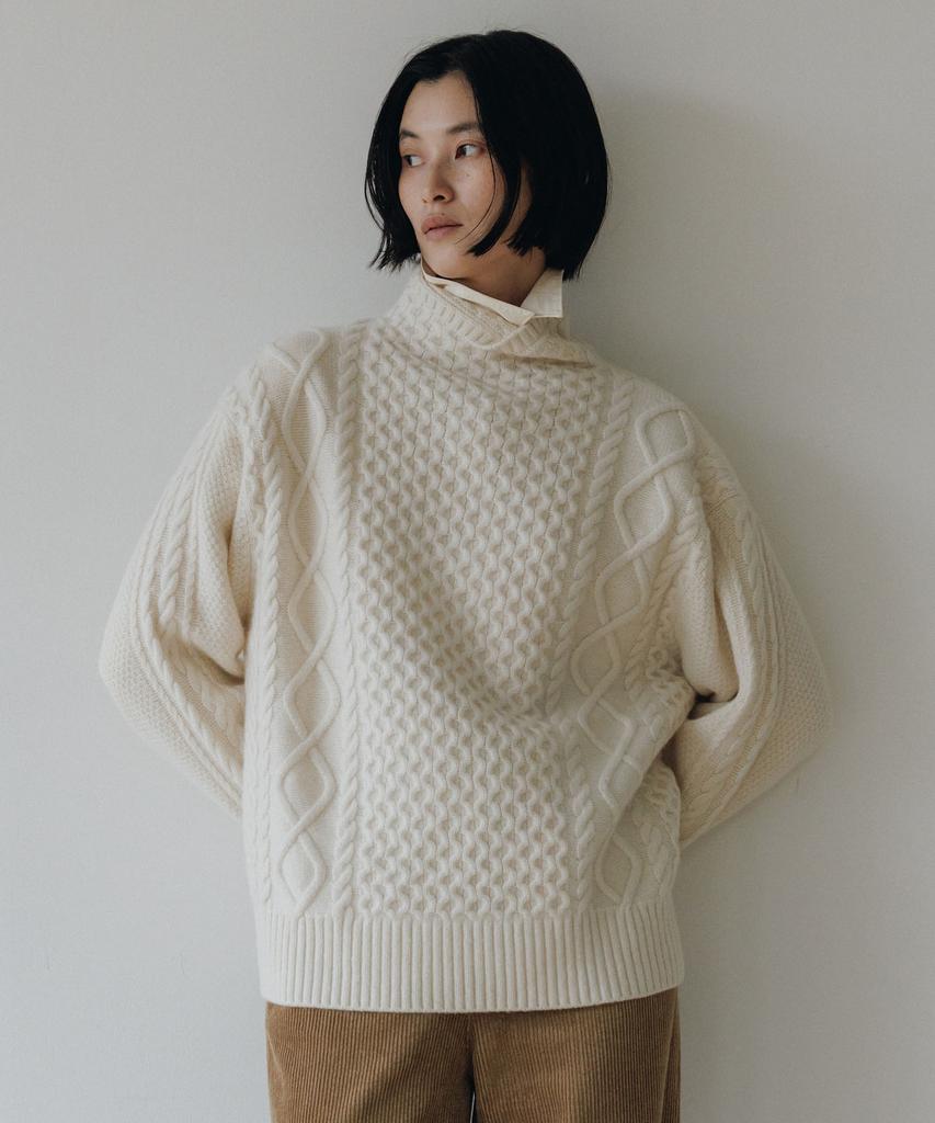 Beullaengkeulumumeon Cable Turtleneck Knit_Natural