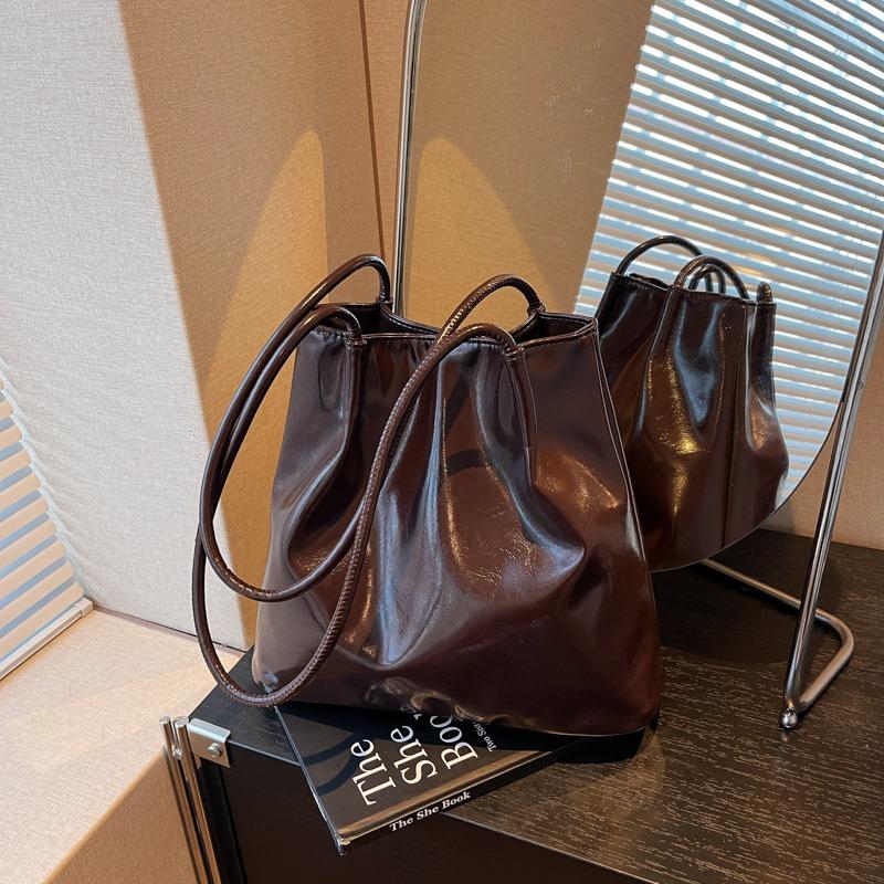 Premium Sense Large-capacity Bag Women's New Versatile Shoulder Bag Fashionable Commuter Portable Bucket Bag