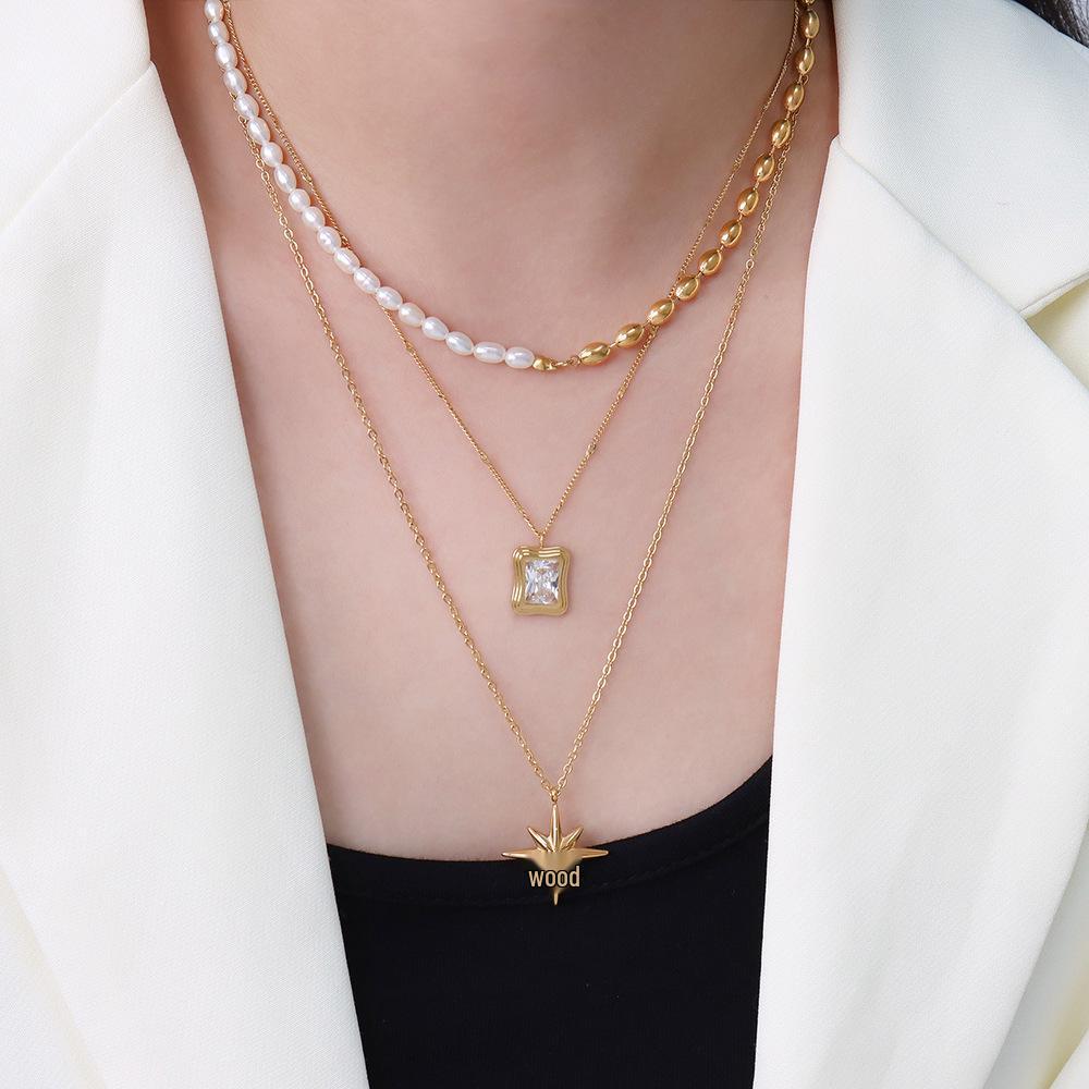 Minimalist Cold-Hearted Choker Necklace with Titanium Steel Eight-Pointed Star Pendant