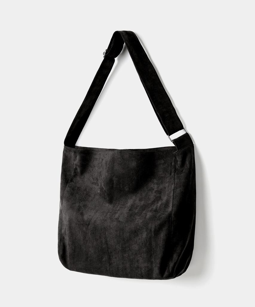 Excontainer Tasche aus Wildleder mit Querriemen (Schwarz)