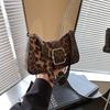 Korean Version of Fashion Underarm Women's Bag 2025 Winter New Niche Design Handbag Retro Leopard Print Shoulder Crescent Bag