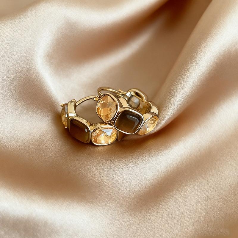 Maillard koffiekleurige amber oorbellen dames herfst en winter high-end pendelstijl oorbellen lichte luxe niche design oorbellen