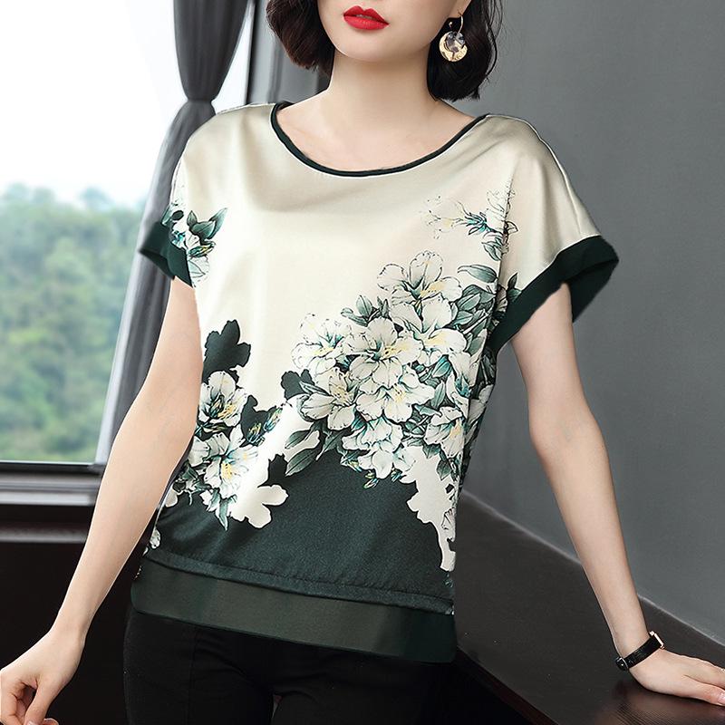 Mom's 2023 Loose-Fit Short-Sleeve Summer T-Shirt for Women, Large Size, Belly-Covering Printed Design for Middle-Aged.