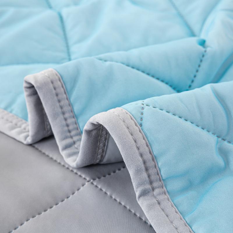 Cooling Silk Summer Quilt - Solid Color Ice Silk Air Conditioning Blanket for Kids, Thin and Refreshing Quilt, Ideal Summer Gift
