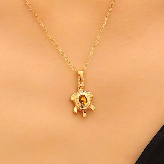 Women Summer Beach Necklace Cute Crab Turtle Pendant Necklace with Artificial Gemstone Coastal Style Necklace for Holiday Beach Vacation