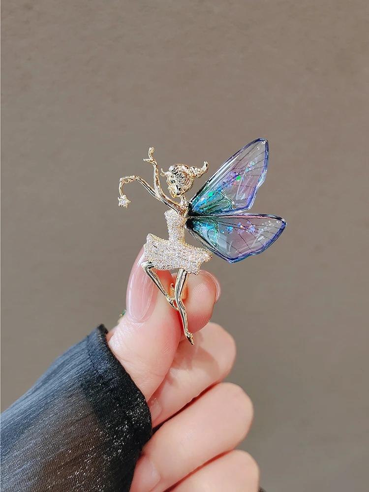 Colorful Crystal Rhinestones Peacock Brooch Pins for Women Men Bird Animal Party Brooch Pins Gift