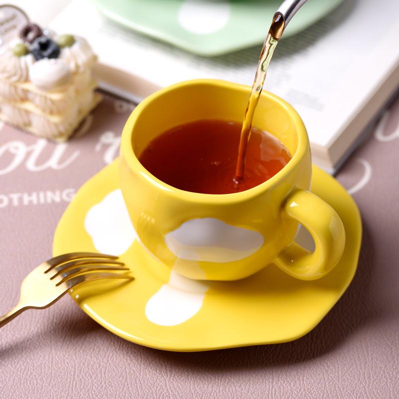 Creative Design Hand-painted White Cloud Coffee Cup Saucer Space-saving Fresh Underglaze Colored Hand Pinch Irregular Cloud Ceramic Drinking Cup