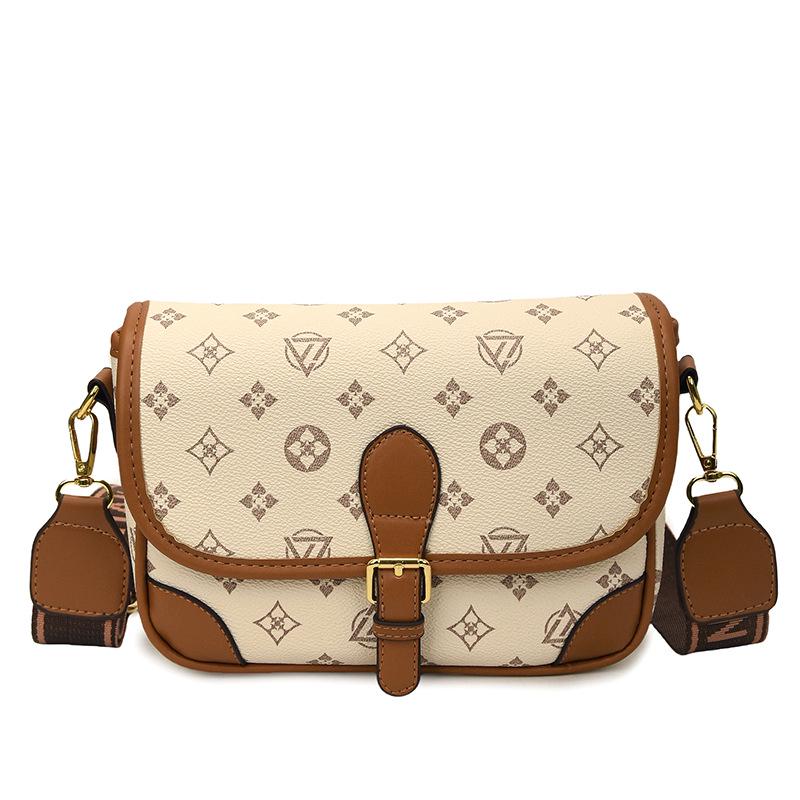 Trendy Women's Single-Shoulder Crossbody Bag - Fashionable High-End Small Square Commuter Bag