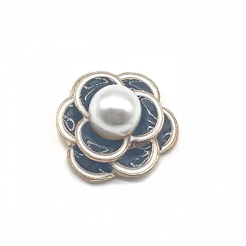 1 pièce Fleur de Camélia Perle Métal Charms pour Chaussures Décoration de Chaussures Chaînes Diamantées Accessoires de Luxe pour Femmes Filles Sandales Chaussures
