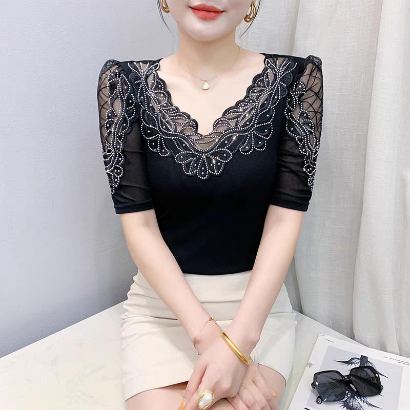 Tricou de vară nou de lux strălucitor cu diamante fierbinți pentru femei, cu broderie cu flori, elegant cu decolteu în V, cu aplicații de dantelă, topuri cu mâneci medii transparente pentru femei