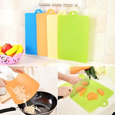 New Kitchen Cooking Tools Flexible Plastic Cutting Board Food Slice Cut Chopping Block Best-selling Colo