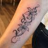 Adesivo Tatuaggio Gigli Nero Semplice, Impermeabile E Lunga Durata Simulazione, Adesivo Tatuaggio Fiore Avanzato per Braccio Avambraccio Ragazze