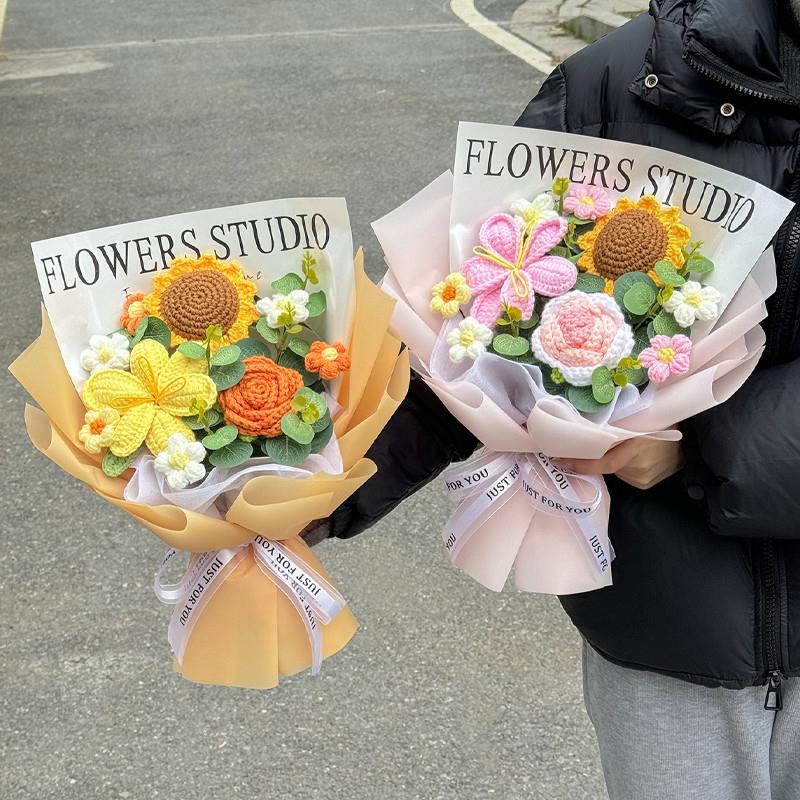 Crocheted Artificial Flower Bouquets Hand-Woven Rose Sunflowers Tulip Flower Bouquets Finished Producted Valentine Lovers Gifts