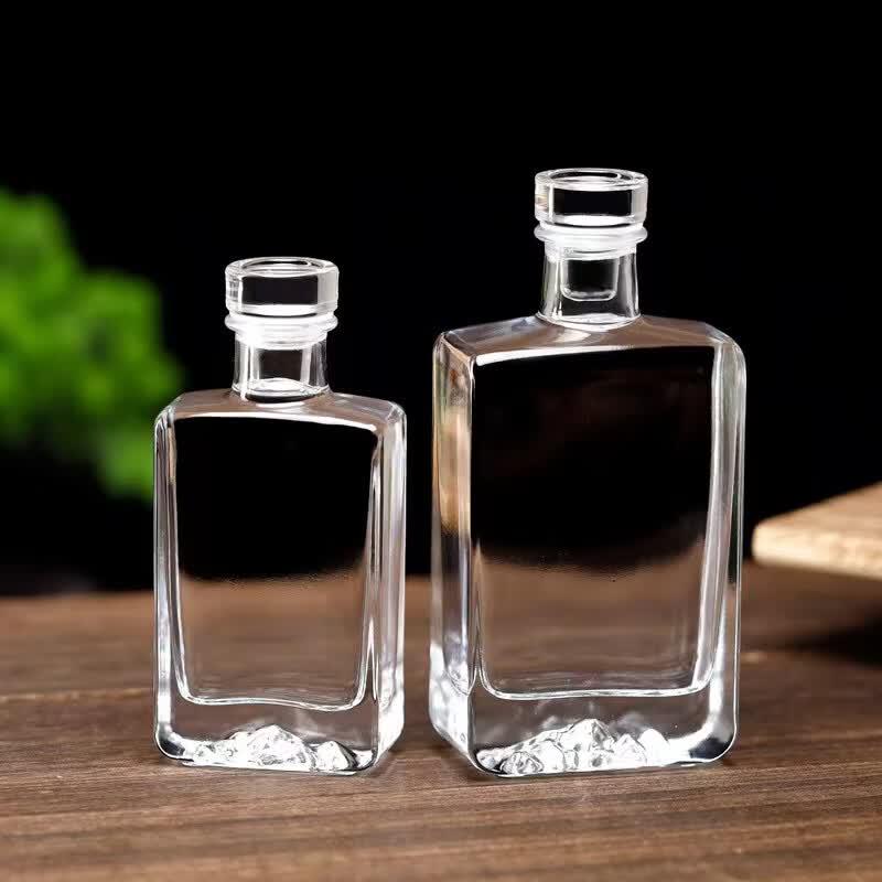Handun Mini Glass Liquor Bottles with Glass Lid