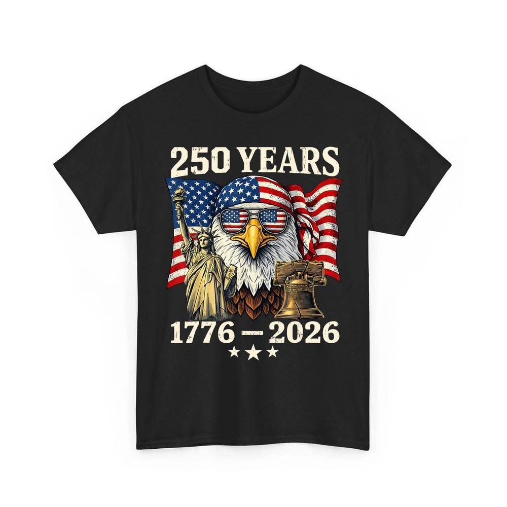 250 Years American Flag 250th Anniversary USA Bald Eagle Patriotic Retro TShirt Unisex T-Shirt