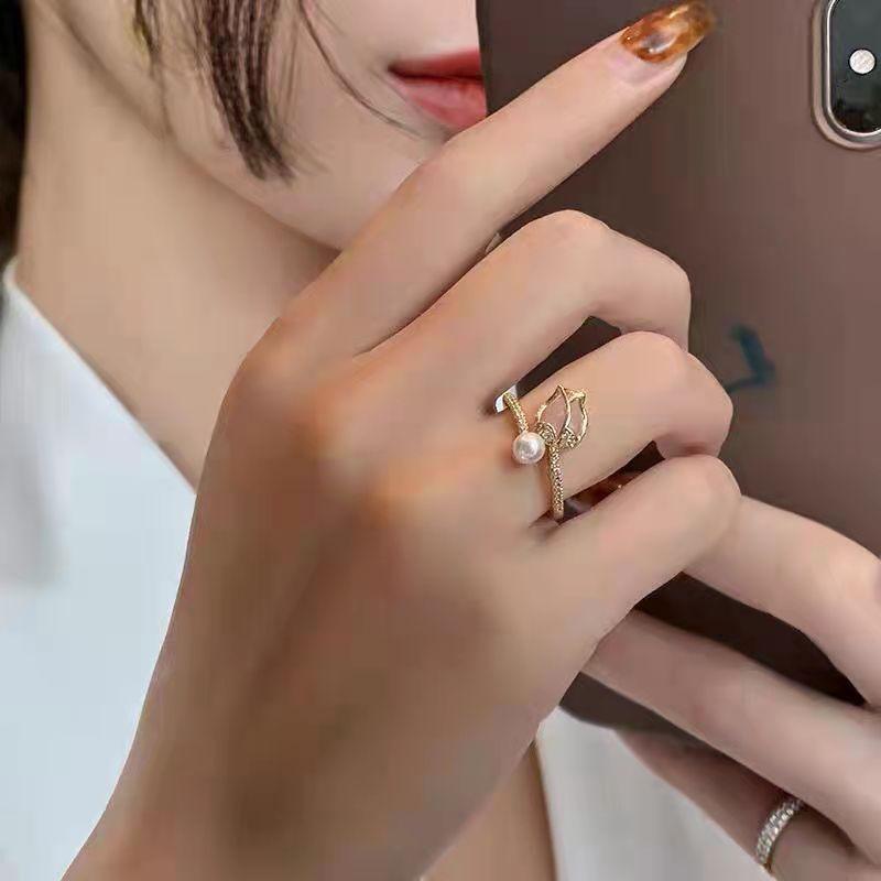 Women Tulip Flower Pearl Ring Fashion Temperament Open Ring Elegant Jewelry AVE