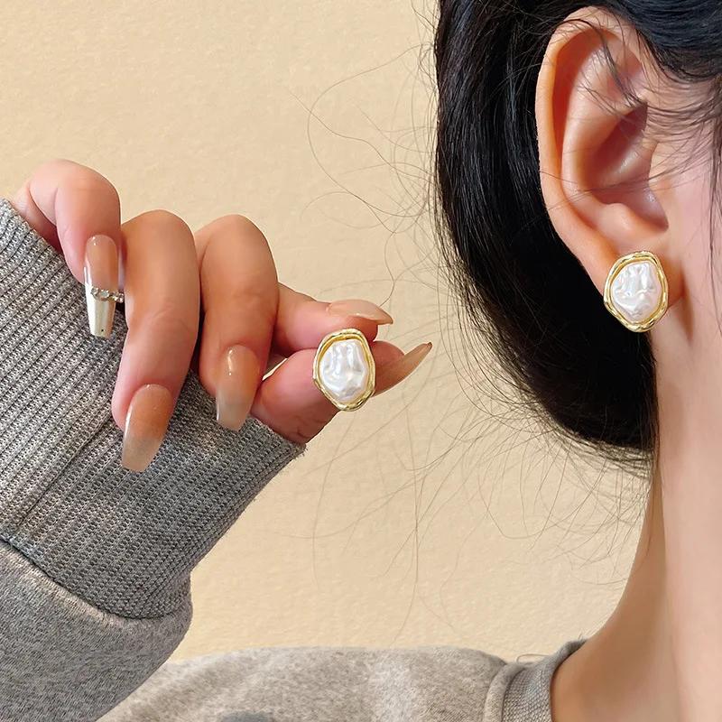 Vintage Irregular Baroque Pearl Stud Earrings for Women Personality Temperament Wedding Bride Jewelry Korea Earring Friend Gift