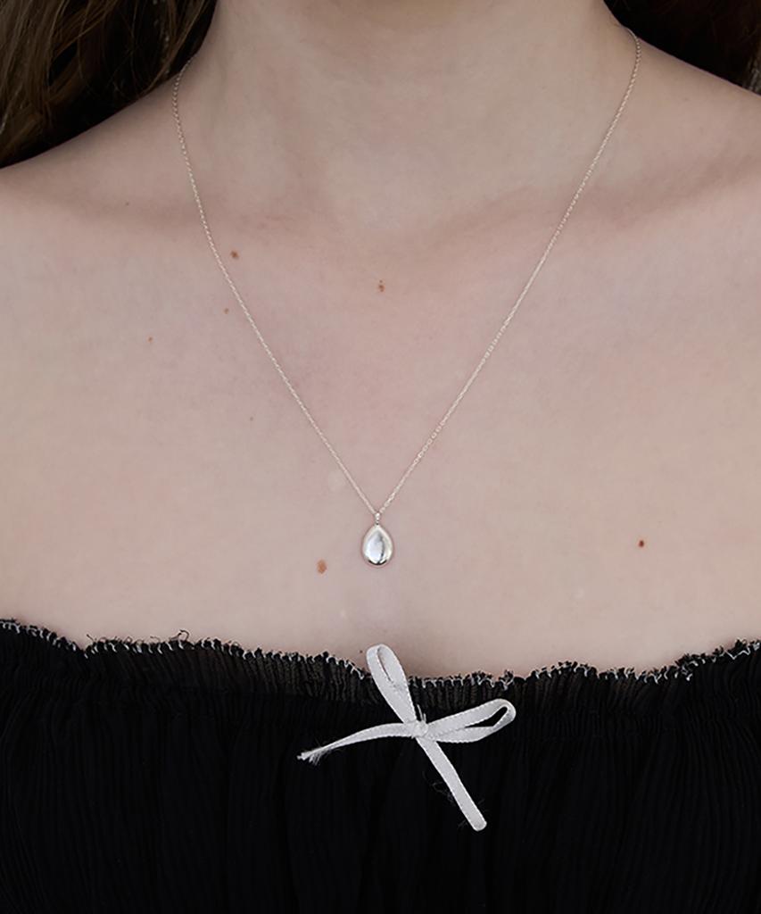 Still Instant Rose With Dew - Necklace 02