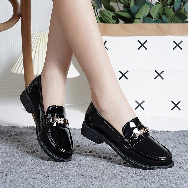 British Style Thick Heel Small Leather Shoes Women's 2025 Spring New Work Shoes Black Doudou Patent Leather Flat Shoes