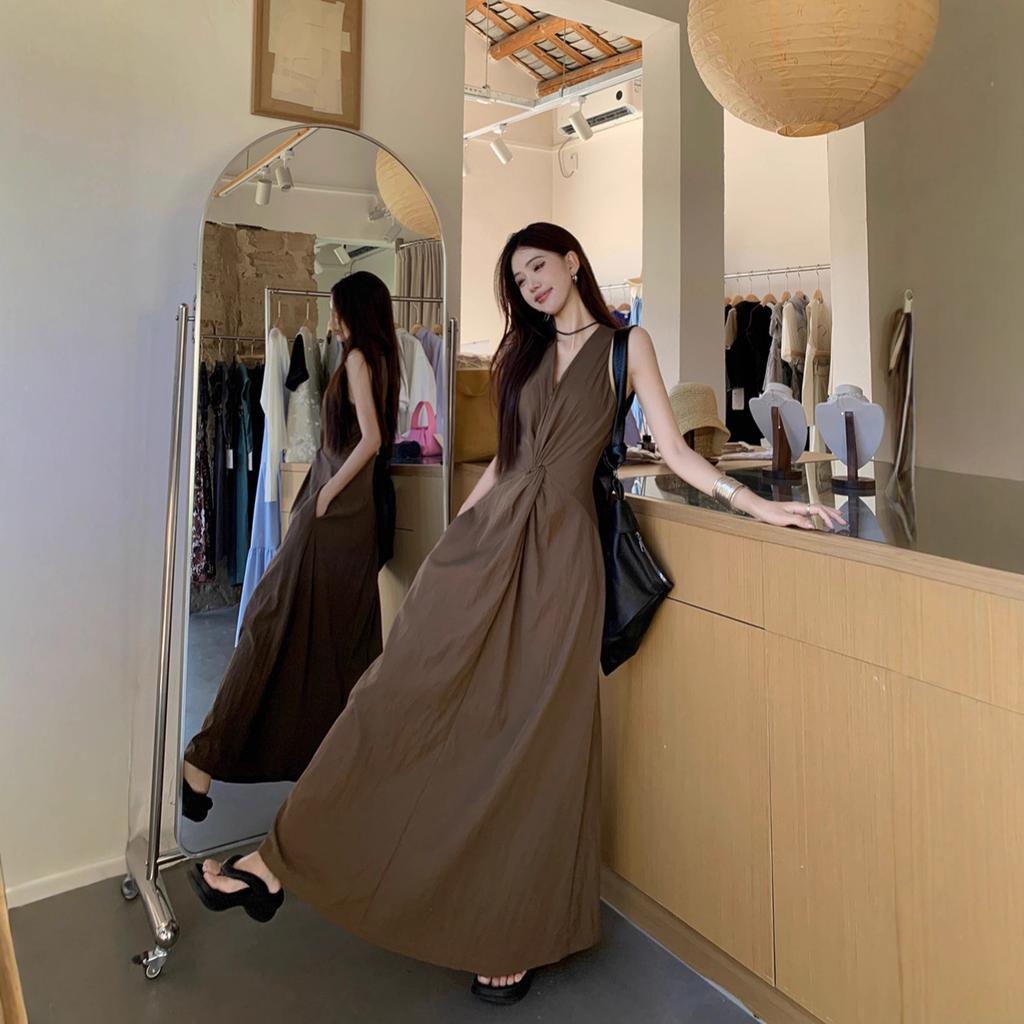 Temperament Brown Kinked Sleeveless Vest Dress Women's Summer Design Long Dress V-neck Waist Thin A-word Skirt