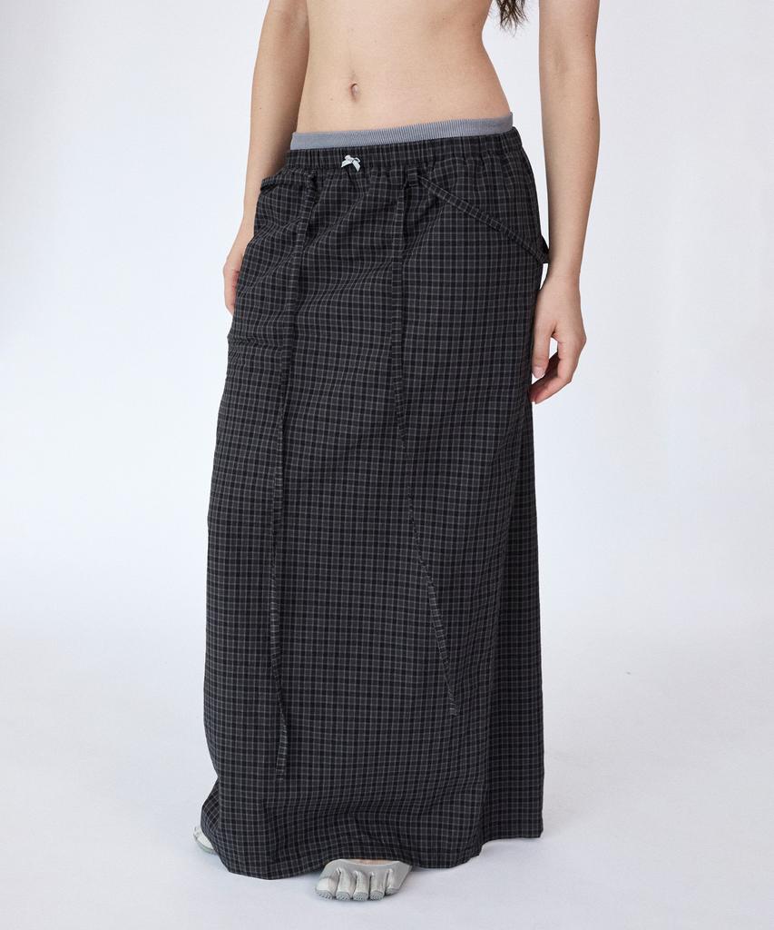 Holpeipeo Layered Check Maxi Skirt (Charcoal)