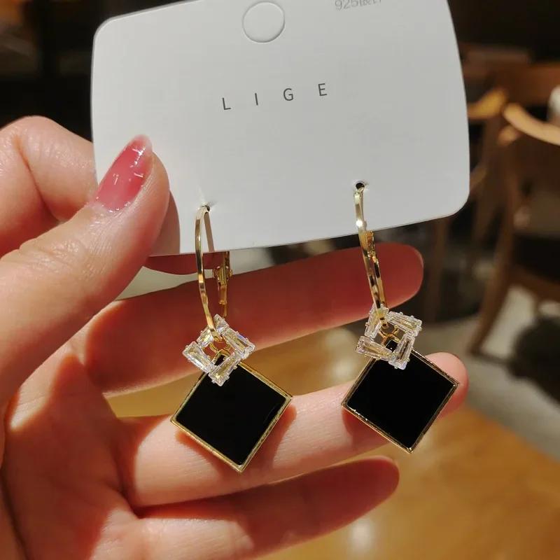 Fashion Vintage Sexy Leopard Print Love Heart Shaped Earrings for Women Maillard Design Simple Peach Heart Jewelry Birthday Gift