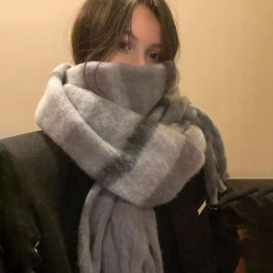 Eșarfă pentru Femei cu Model în Carouri Textură de Cașmir Eșarfă Pufoasă cu Decorațiuni cu Ciucuri Accesoriu pentru Pulover/Haină de Călătorie