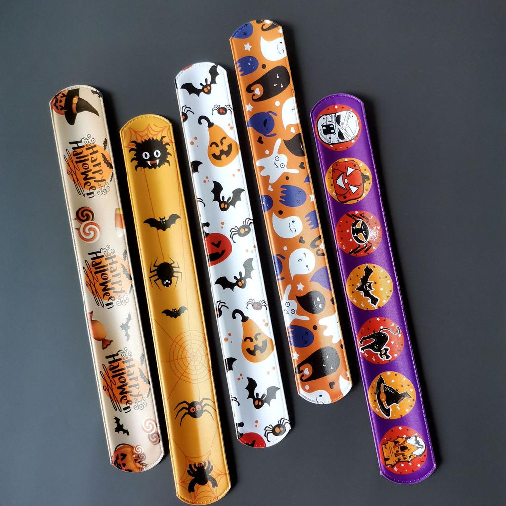 Halloween Series Clap Circle Toys 12 Types Random Color Pumpkin Decor Bat Bracelet Party Kids Gifts Prank Birthday Toys KTY