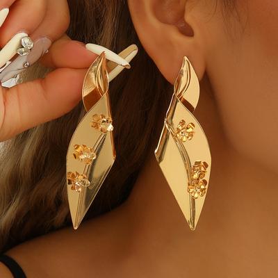 European and American Exaggerated Leaf Stud Earrings Small Flower High-end Sense Personalized Leaf Earrings Women's Earrings Retro