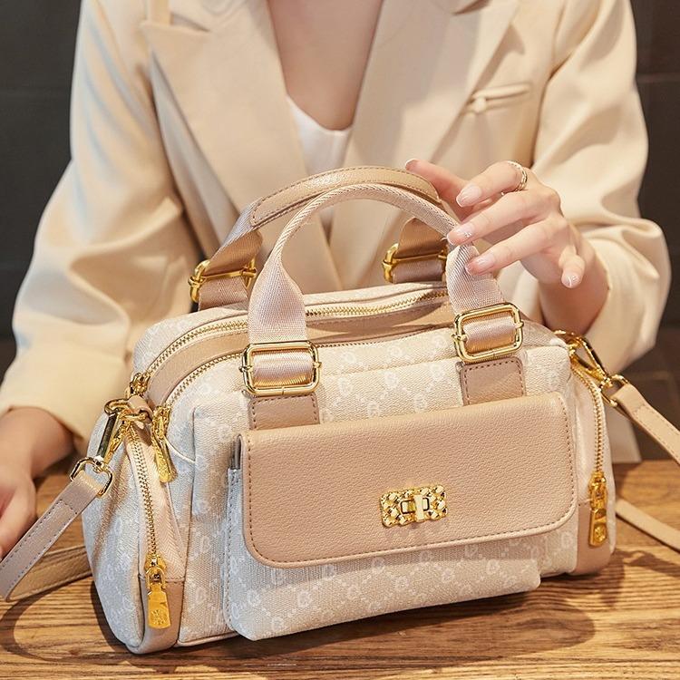 New Minimalist and Stylish Casual Handbag for Women with Large Capacity, Versatile and Multifunctional Features