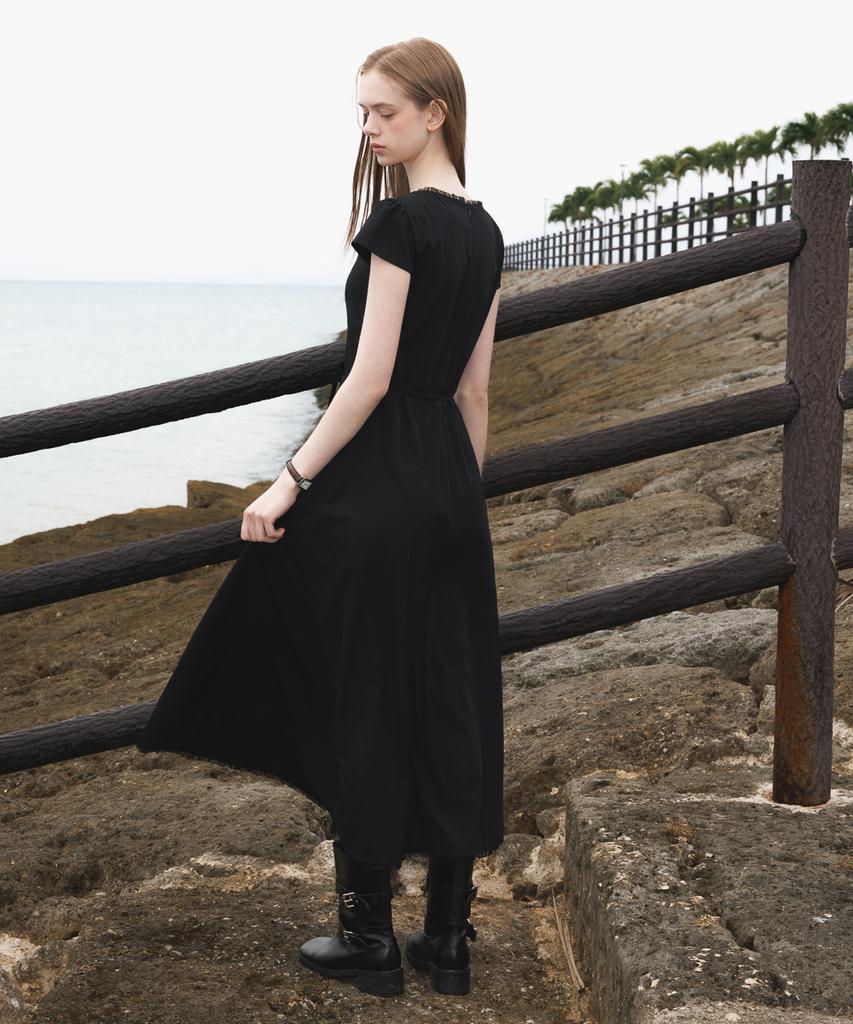 Dehebe V-Neck Flare Dress [Black]