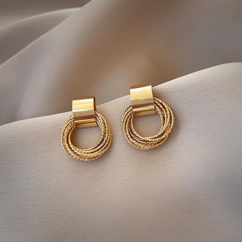 1 Pair Minimal Design Metal Exaggerated Geometric Ear Stud Earrings For Women