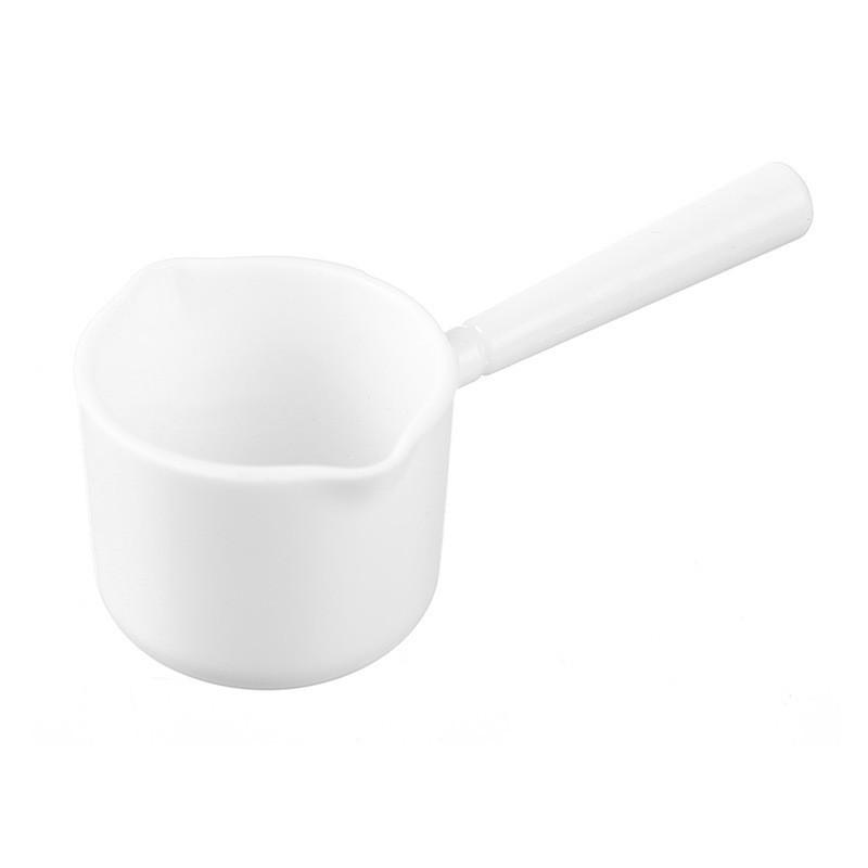 Moderne minimalistische Kaffeebohnen-Schaufel aus Kunststoff mit langem Griff für die Heimzubereitung und das Backen