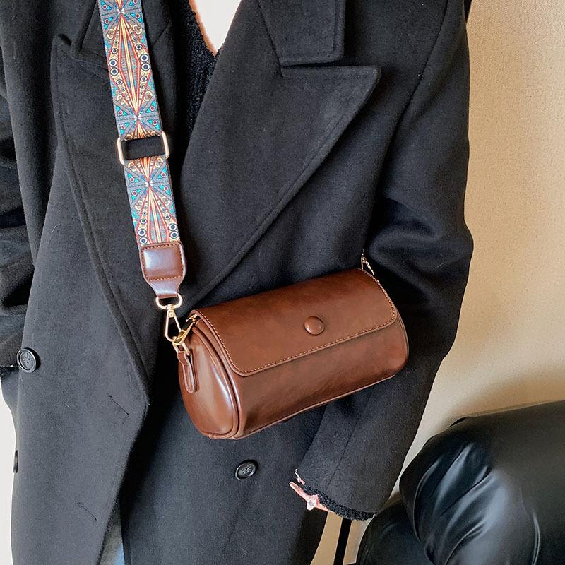Vintage Women Shoulder Bag Versatile Crossbody Bag for Women Designer Bags Cylindrical Bag Purse and Handbags Sac