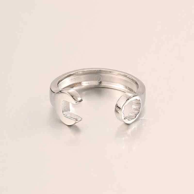 Populaire Mode Roestvrij Staal Hartvormige Open Ring voor Vrouwen, Lichte Luxe, Niche, High-end Stijl Vingerring, 18K Gouden Ring