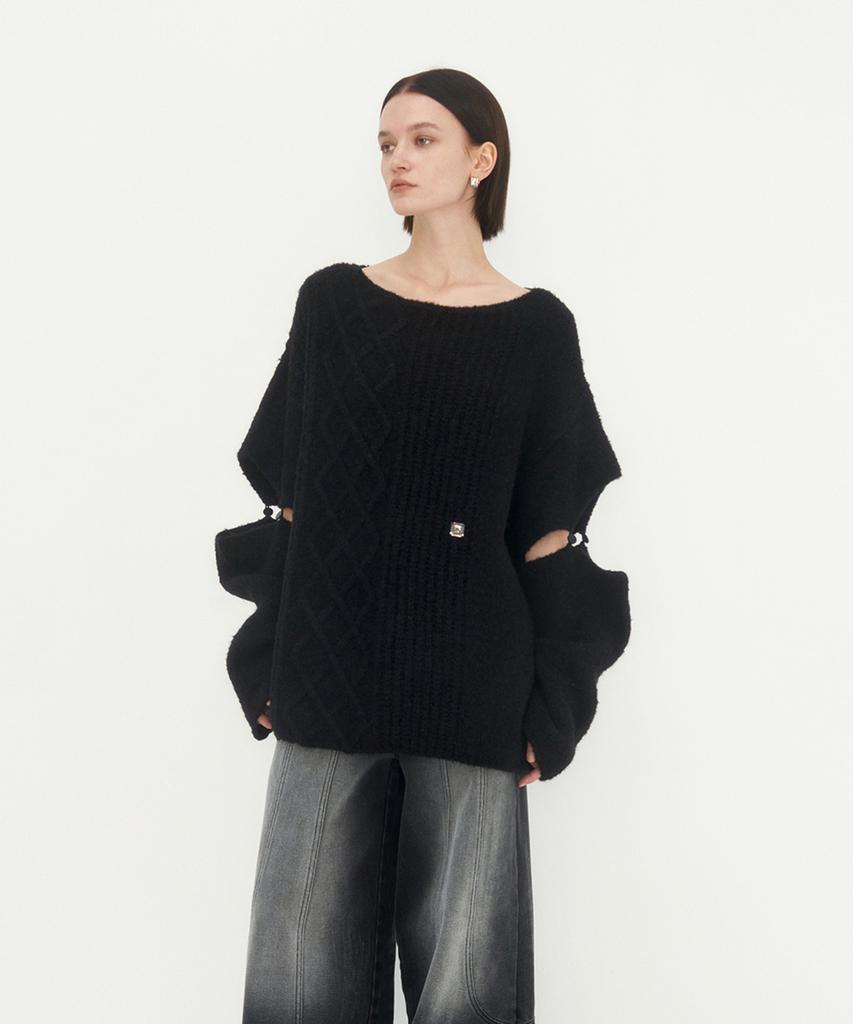 Teulimingbeodeu Sleeve Slit Boat Neck Knit [ Black ]