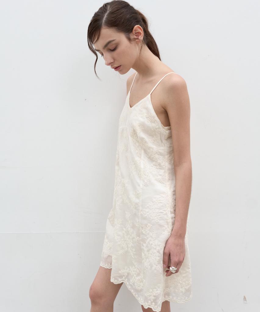 Seolan Embroidered Lace Dress_Beige