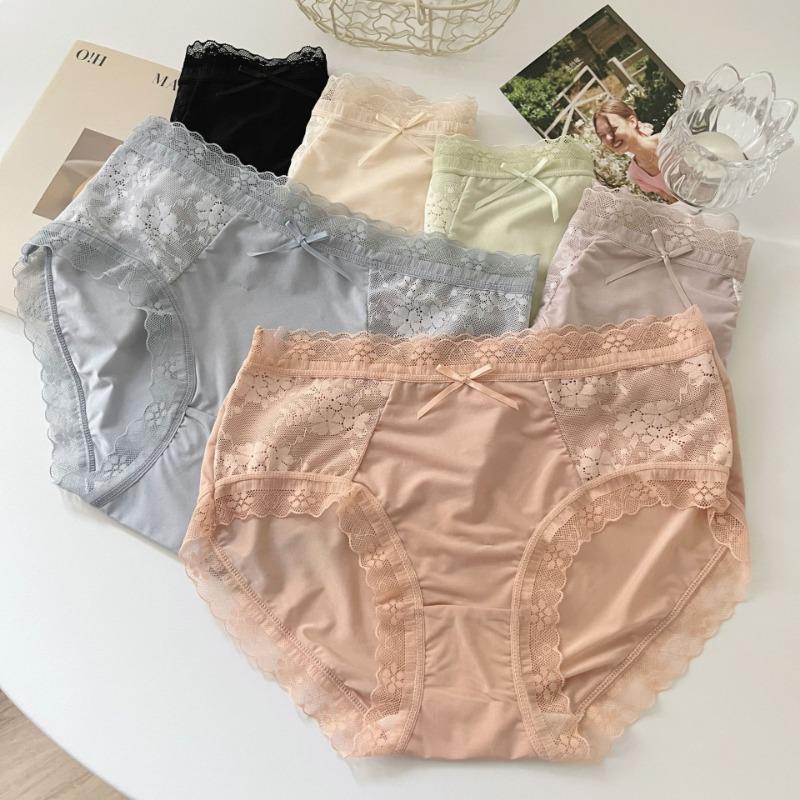Light Luxury Satin Sexy Underwear for Women Seamless Breathable Comfortable Hip Hugging Briefs Plus Size Women's Triangle Panties