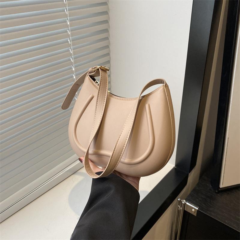 Niche and Fashionable Spring Underarm Bag New Texture Versatile Shoulder Bag Simple and Fashionable Women's Bag Bucket Bag