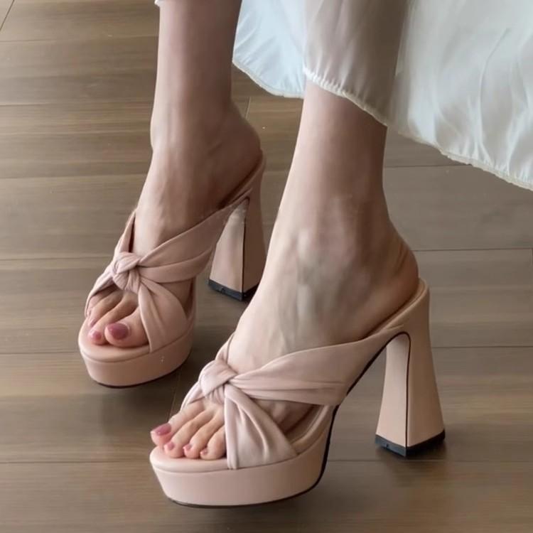 Sexy French Thick Heel High Heel Sandals Women's 2025 New Summer Wear with Skirts Are Beautiful and Not Tired of Sandals
