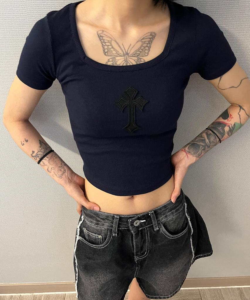 Bonseullipi Cross Square Neck T-Shirt (Navy)
