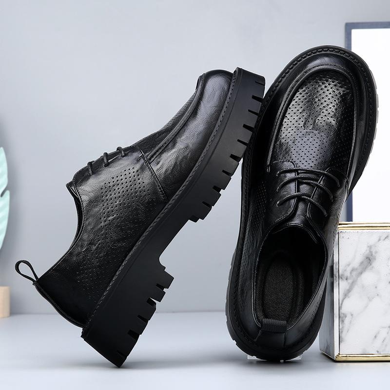 Scarpe da uomo casual con design traforato, taglia extra large, per primavera ed estate, traspiranti, suola spessa da business, rialzanti, punta larga, in pelle, alla moda