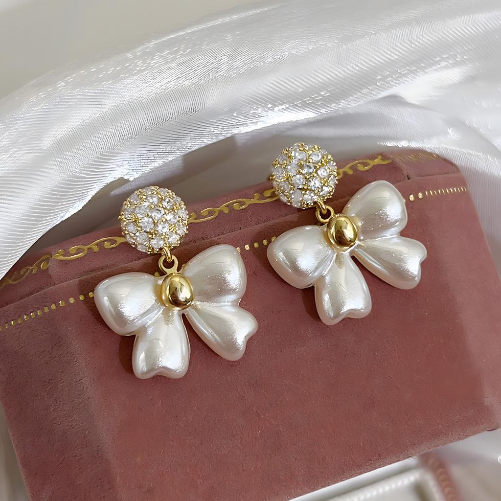 Niche bow earrings with fashionable design for women, 2026 new popular earrings, exquisite and simple accessories