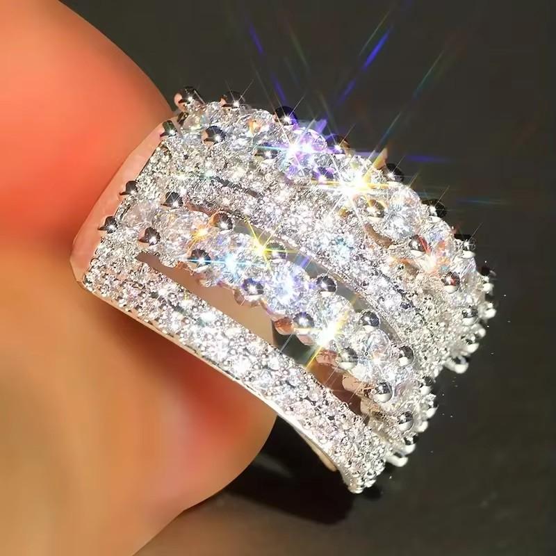 Huitan Trendy Luxe Brede Ringen Vrouwelijke Zilverkleurige Bruiloftsband Accessoires Volledig Gezet Sprankelende Kubieke Zirkonia Verfijnde Sieraden